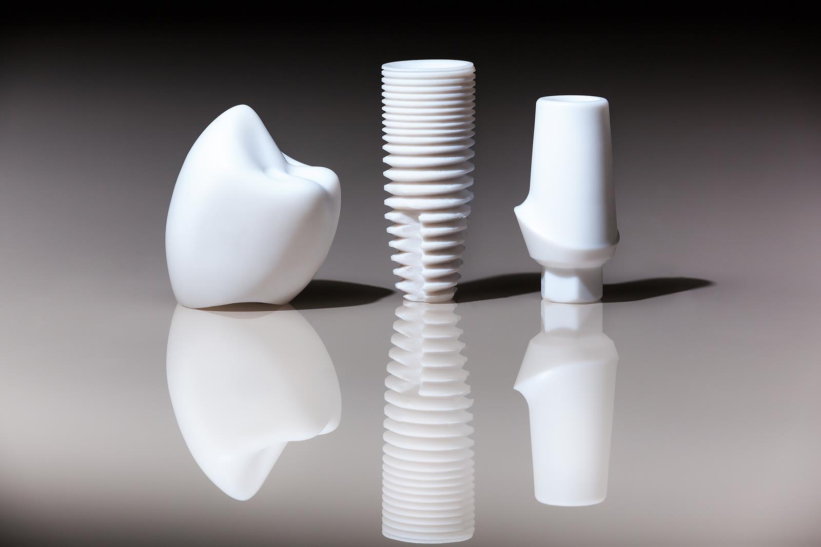bigstock-Models-of-dental-implants-85696940.jpg