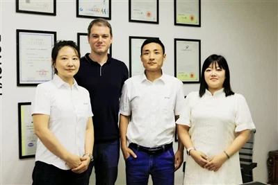 Добродошли Алек, наш румунски купац, у Зотион фабрику на обуку!